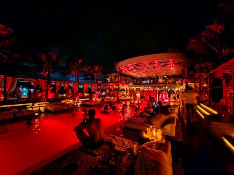 Beach club night